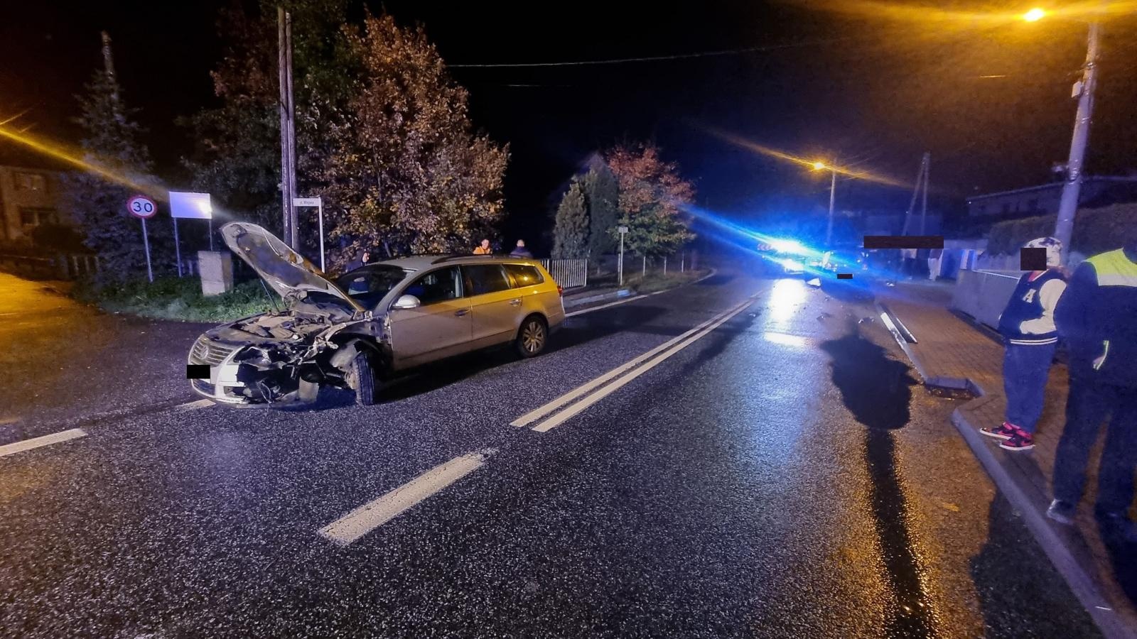Zdjęcie w galerii na portalu naszraciborz.pl: Zderzenie osobówek w Roszkowie [FOTO] wiadomości z regionu