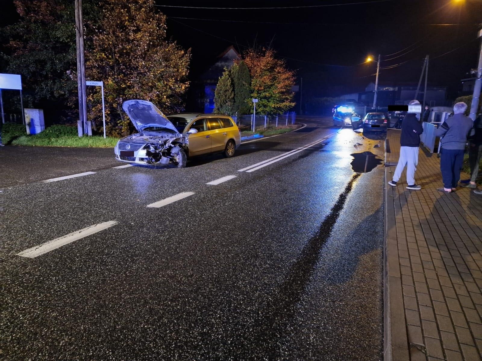 Zdjęcie w galerii na portalu naszraciborz.pl: Zderzenie osobówek w Roszkowie [FOTO] wiadomości z regionu