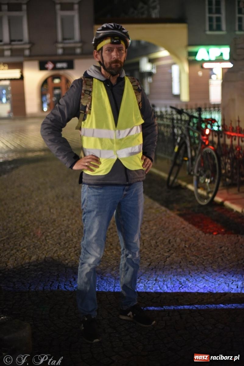 Zdjęcie w galerii na portalu naszraciborz.pl: Nocne zwiedzanie raciborskich cmentarzy [FOTO] wiadomości z regionu