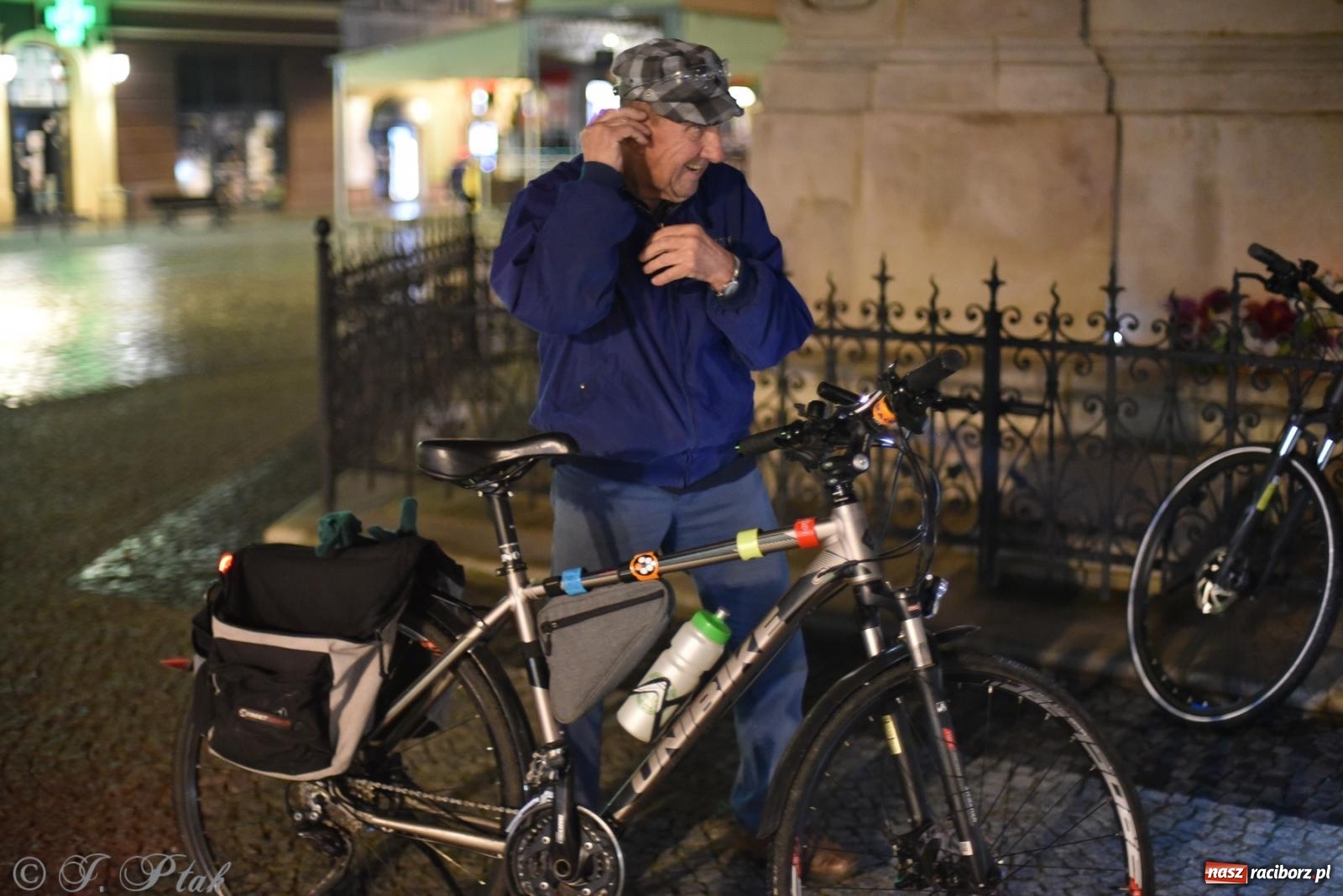 Zdjęcie w galerii na portalu naszraciborz.pl: Nocne zwiedzanie raciborskich cmentarzy [FOTO] wiadomości z regionu