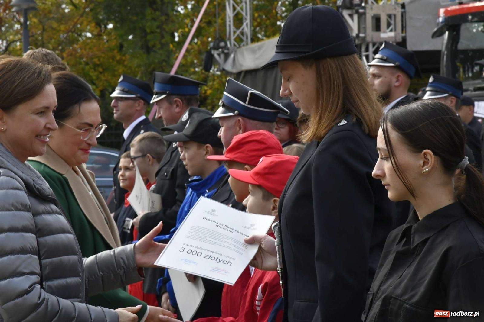 Zdjęcie w galerii na portalu naszraciborz.pl: Młodzi strażacy z powiatu raciborskiego z promesami od ministra [FOTO i WIDEO] wiadomości z regionu