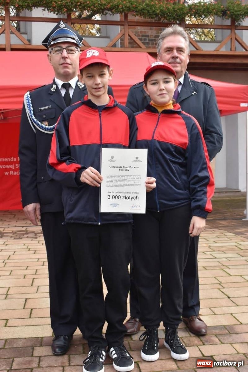 Zdjęcie w galerii na portalu naszraciborz.pl: Młodzi strażacy z powiatu raciborskiego z promesami od ministra [FOTO i WIDEO] wiadomości z regionu