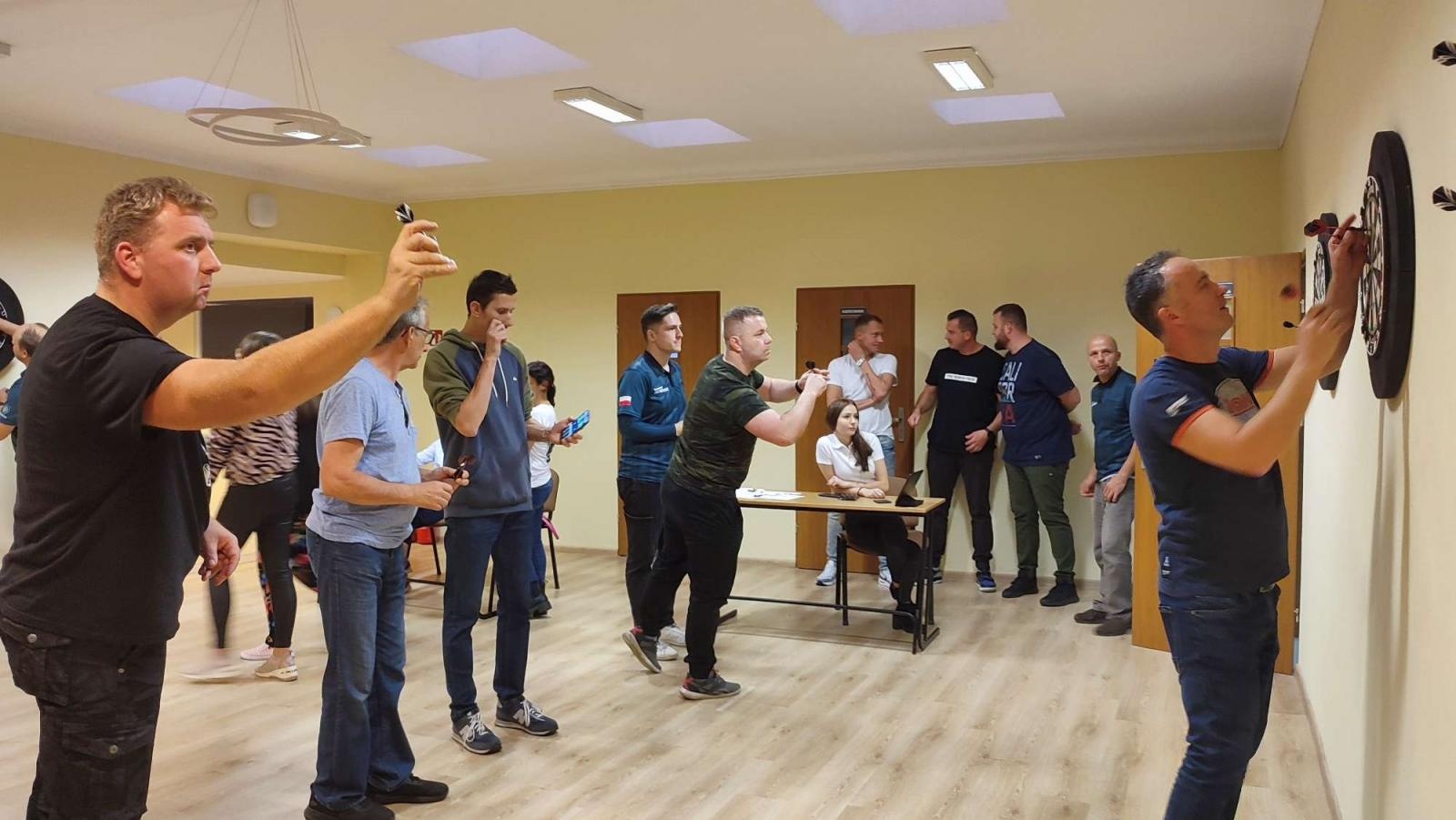 Zdjęcie w galerii na portalu naszraciborz.pl: Szósta runda raciborskiej ligi darta [WYNIKI] wiadomości z regionu