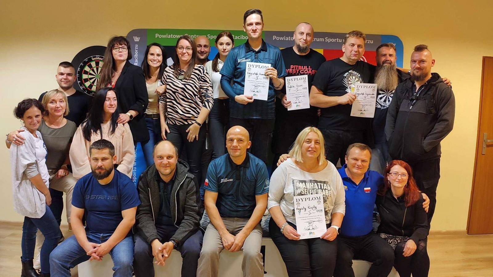 Zdjęcie w galerii na portalu naszraciborz.pl: Szósta runda raciborskiej ligi darta [WYNIKI] wiadomości z regionu