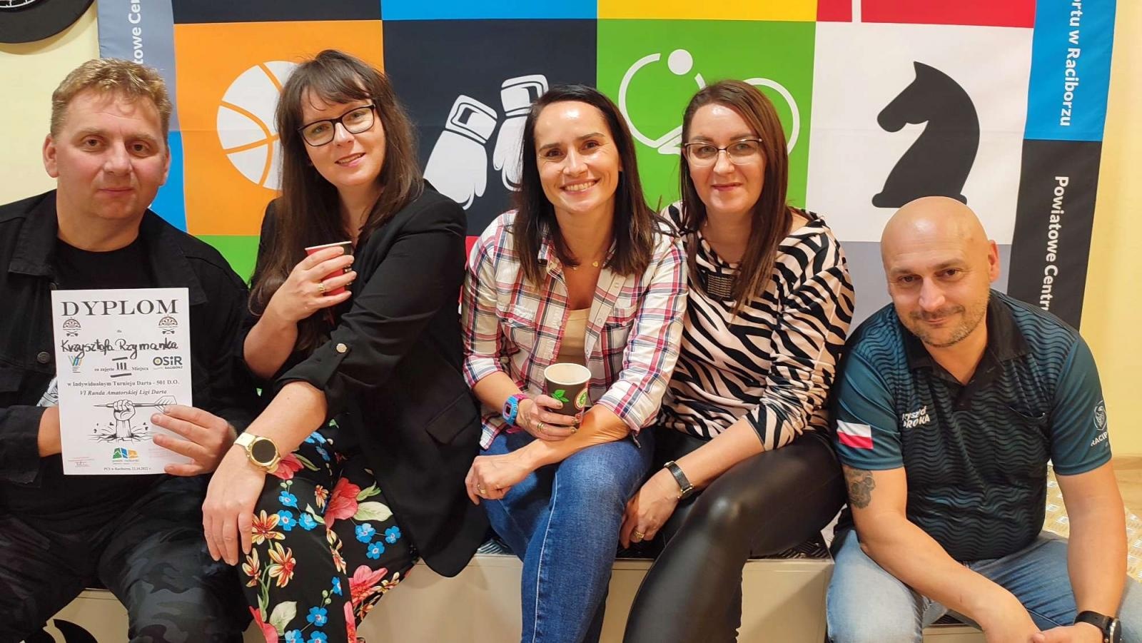 Zdjęcie w galerii na portalu naszraciborz.pl: Szósta runda raciborskiej ligi darta [WYNIKI] wiadomości z regionu