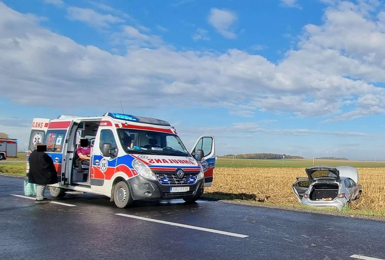 Zdjęcie w galerii na portalu naszraciborz.pl: Skoda i toyota zderzyły się na trasie Krzyżanowice-Owsiszcze [FOTO] wiadomości z regionu