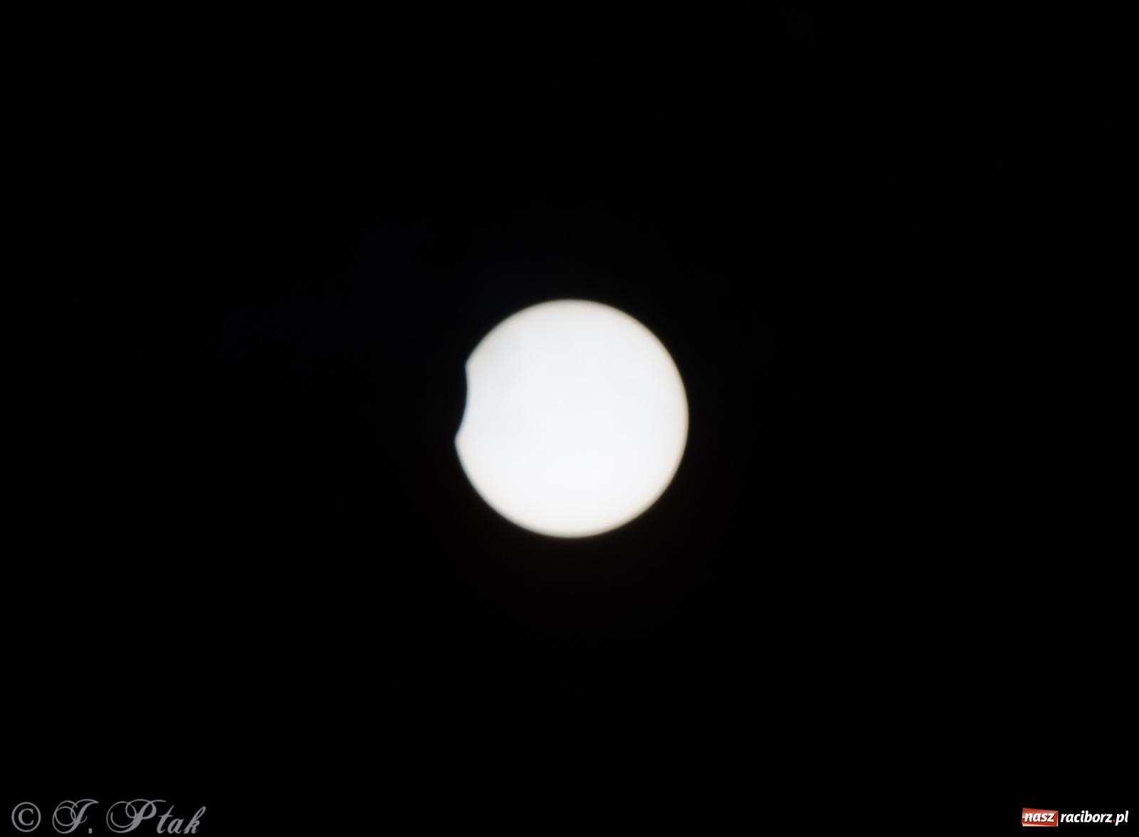 Zdjęcie w galerii na portalu naszraciborz.pl: Częściowe zaćmienie Słońca widziane z Raciborza [FOTO] wiadomości z regionu
