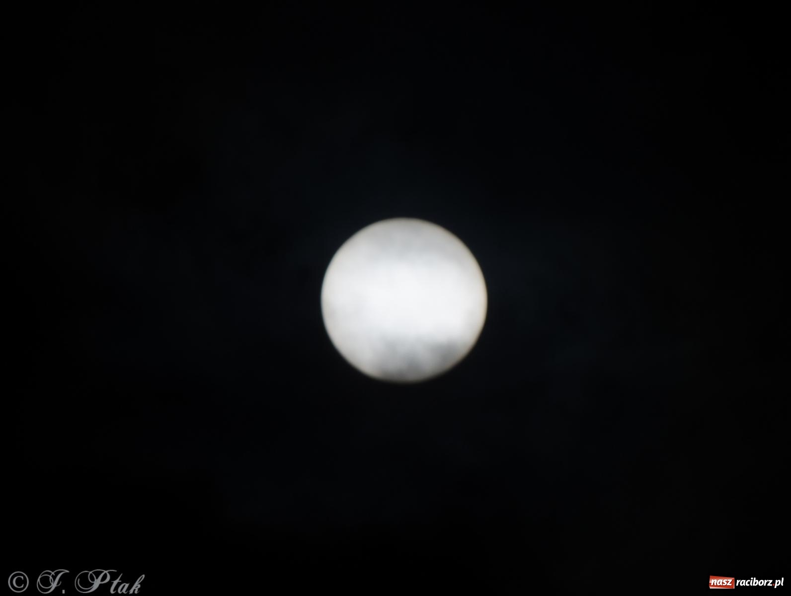 Zdjęcie w galerii na portalu naszraciborz.pl: Częściowe zaćmienie Słońca widziane z Raciborza [FOTO] wiadomości z regionu