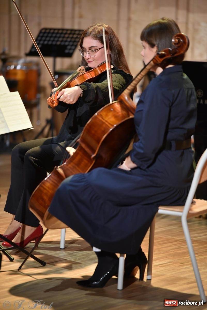 Zdjęcie w galerii na portalu naszraciborz.pl: Nauczyciele szkoły muzycznej pokazali, co potrafią wiadomości z regionu