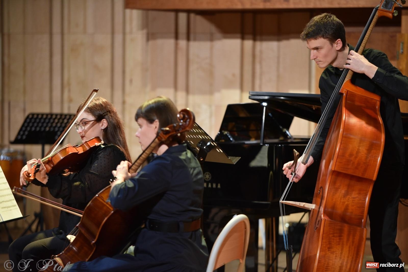 Zdjęcie w galerii na portalu naszraciborz.pl: Nauczyciele szkoły muzycznej pokazali, co potrafią wiadomości z regionu