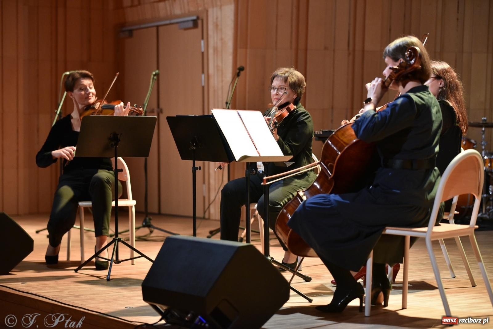 Zdjęcie w galerii na portalu naszraciborz.pl: Nauczyciele szkoły muzycznej pokazali, co potrafią wiadomości z regionu
