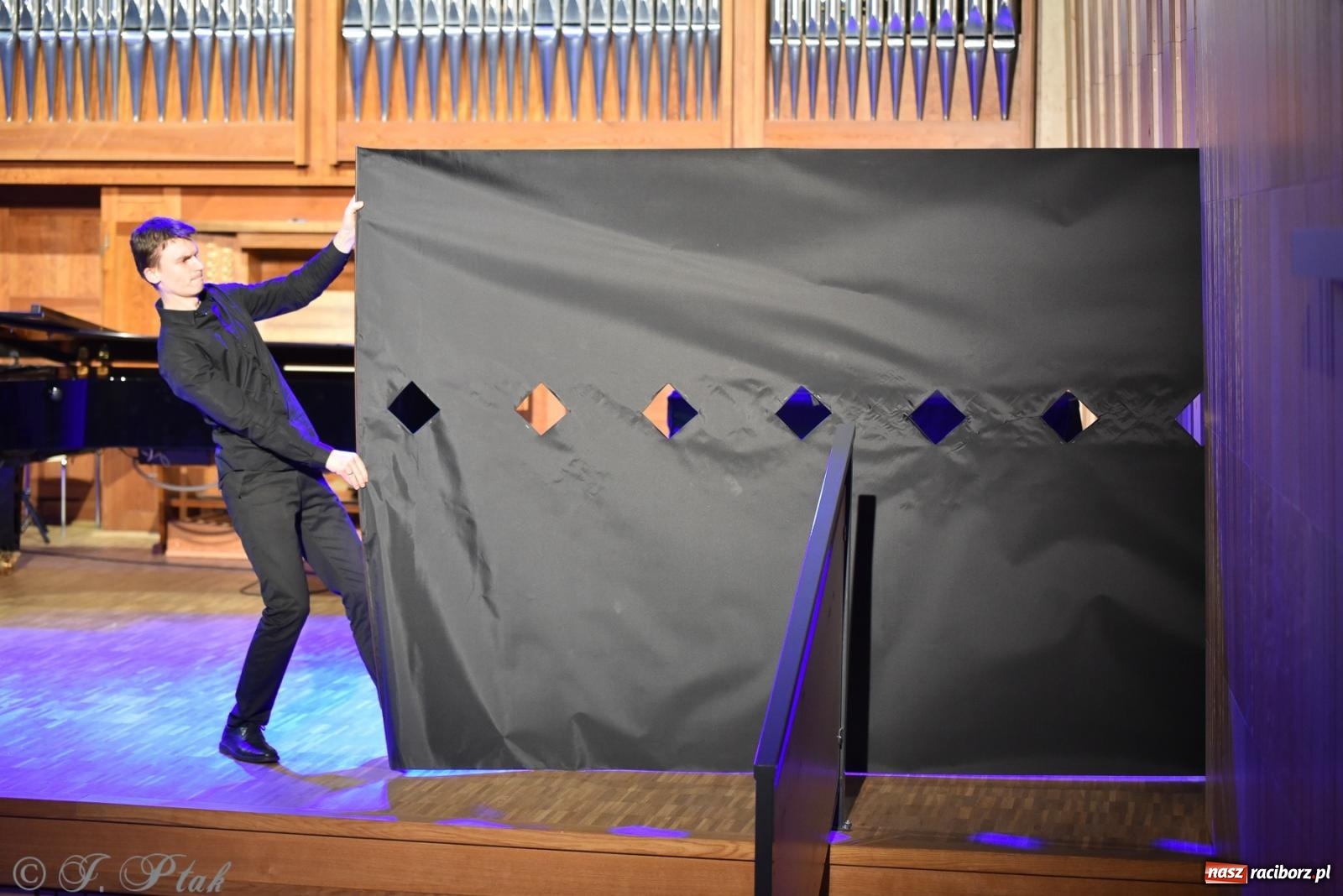 Zdjęcie w galerii na portalu naszraciborz.pl: Nauczyciele szkoły muzycznej pokazali, co potrafią wiadomości z regionu