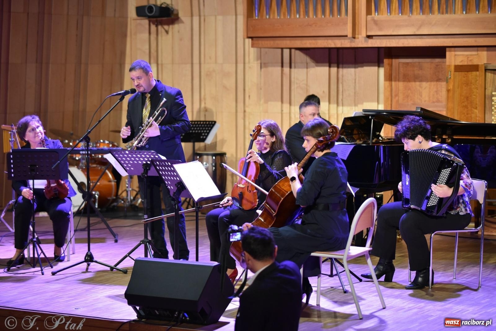 Zdjęcie w galerii na portalu naszraciborz.pl: Nauczyciele szkoły muzycznej pokazali, co potrafią wiadomości z regionu