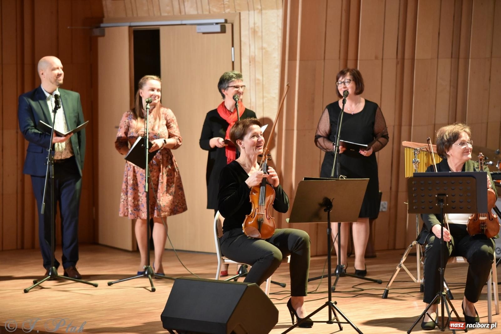 Zdjęcie w galerii na portalu naszraciborz.pl: Nauczyciele szkoły muzycznej pokazali, co potrafią wiadomości z regionu