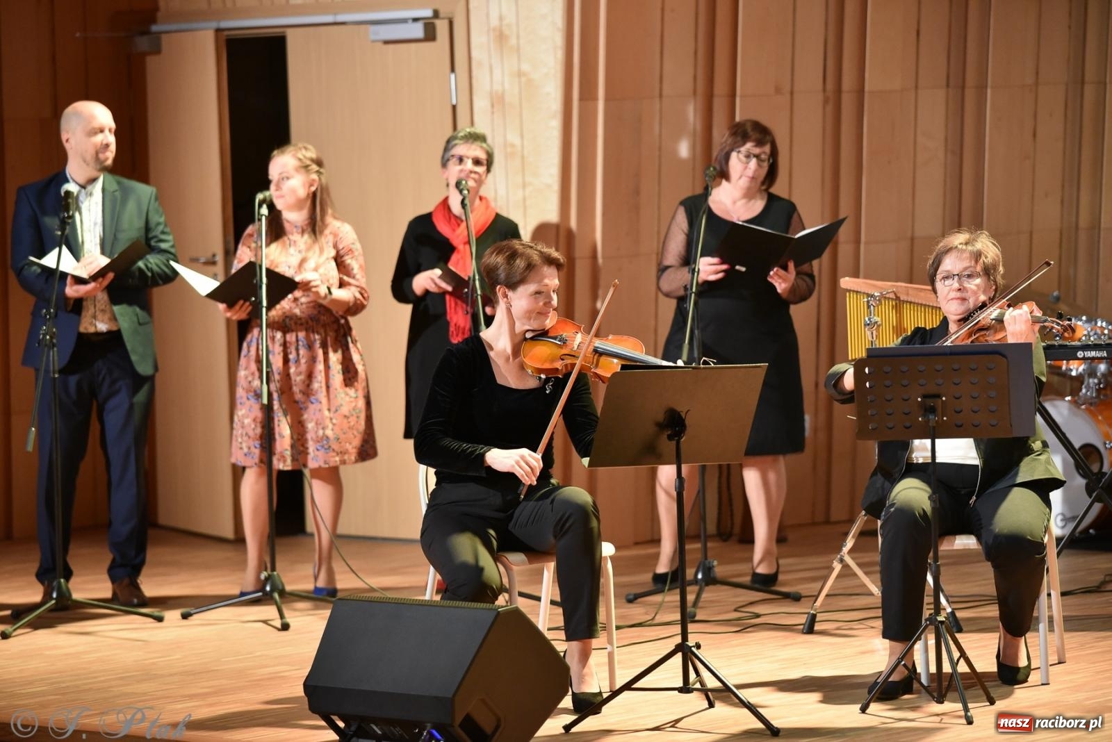 Zdjęcie w galerii na portalu naszraciborz.pl: Nauczyciele szkoły muzycznej pokazali, co potrafią wiadomości z regionu