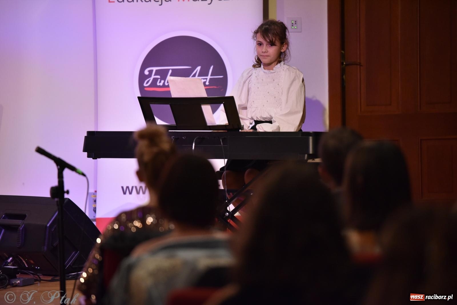 Zdjęcie w galerii na portalu naszraciborz.pl: Koncert jesienny na raciborskim zamku wiadomości z regionu