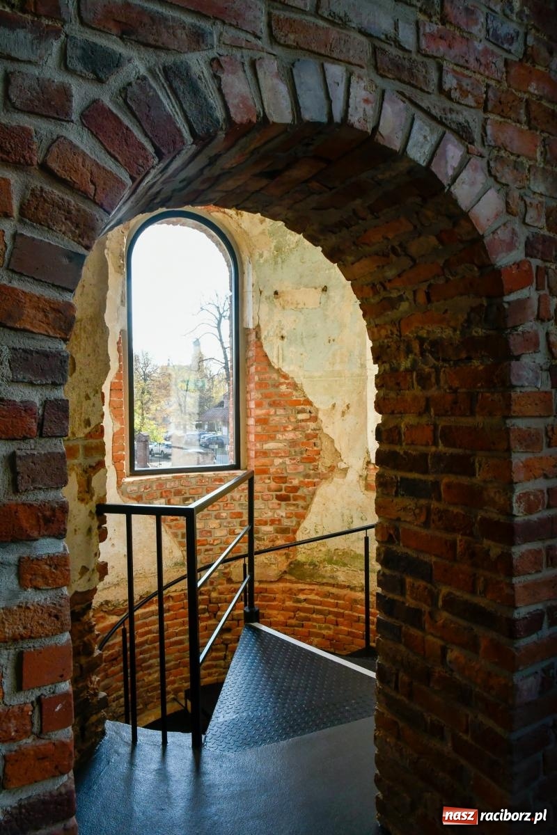 Zdjęcie w galerii na portalu naszraciborz.pl: Tworków. Zamkowa wozownia stała się małą filharmonią [FOTO i WIDEO] wiadomości z regionu