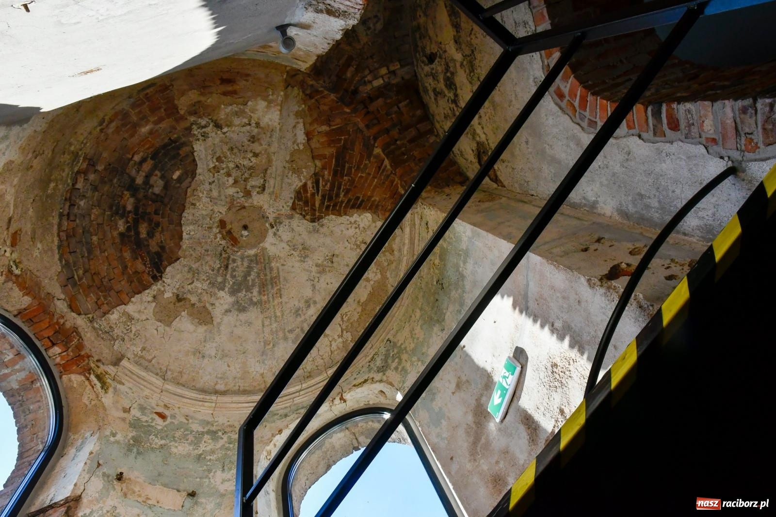 Zdjęcie w galerii na portalu naszraciborz.pl: Tworków. Zamkowa wozownia stała się małą filharmonią [FOTO i WIDEO] wiadomości z regionu