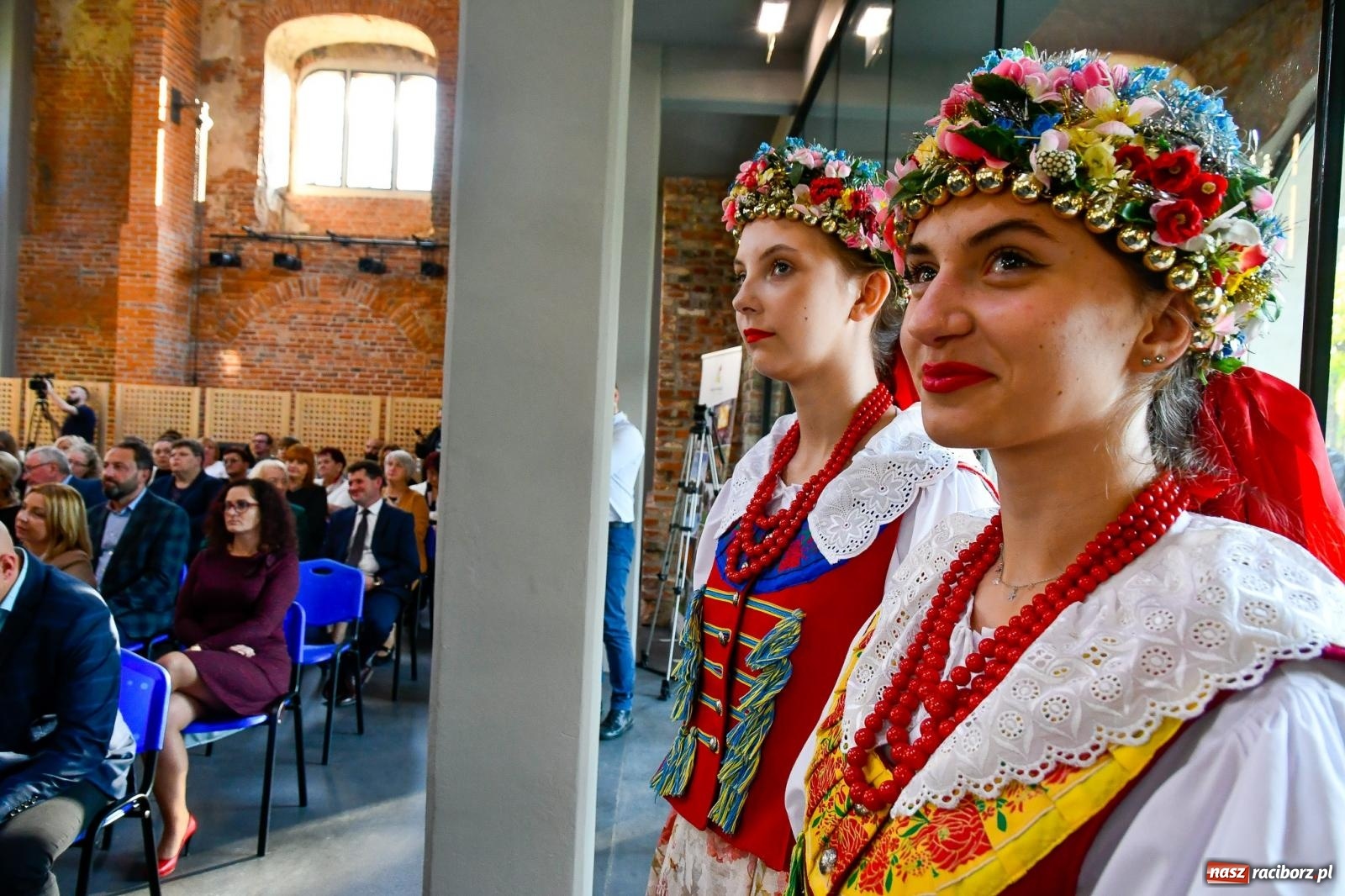 Zdjęcie w galerii na portalu naszraciborz.pl: Tworków. Zamkowa wozownia stała się małą filharmonią [FOTO i WIDEO] wiadomości z regionu