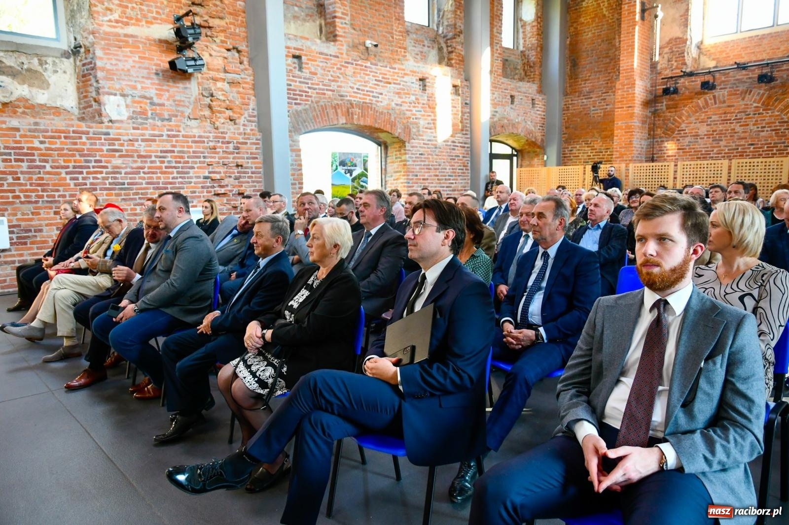 Zdjęcie w galerii na portalu naszraciborz.pl: Tworków. Zamkowa wozownia stała się małą filharmonią [FOTO i WIDEO] wiadomości z regionu