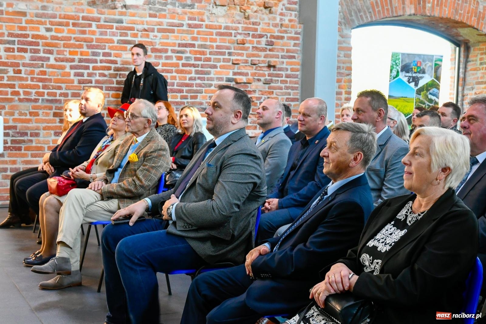 Zdjęcie w galerii na portalu naszraciborz.pl: Tworków. Zamkowa wozownia stała się małą filharmonią [FOTO i WIDEO] wiadomości z regionu