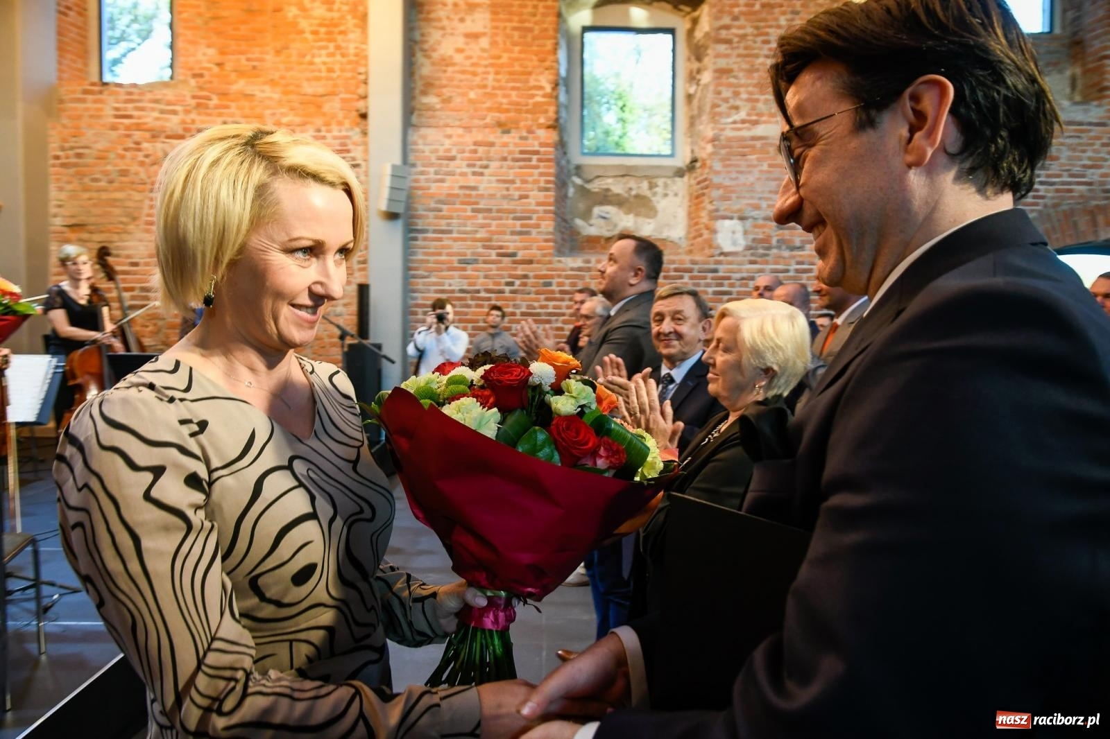 Zdjęcie w galerii na portalu naszraciborz.pl: Tworków. Zamkowa wozownia stała się małą filharmonią [FOTO i WIDEO] wiadomości z regionu