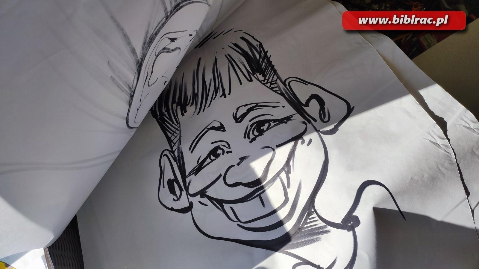 Zdjęcie w galerii na portalu naszraciborz.pl: Pozytywnie zaBOOKowani. Warsztaty tworzenia ilustracji z Szymonem Telukiem [FOTO] wiadomości z regionu