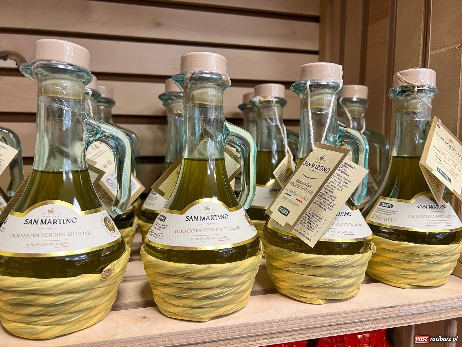 Zdjęcie w galerii na portalu naszraciborz.pl: Oliwa i Wino. Włoski skład w Raciborzu z setkami nowych produktów [FOTO] wiadomości z regionu