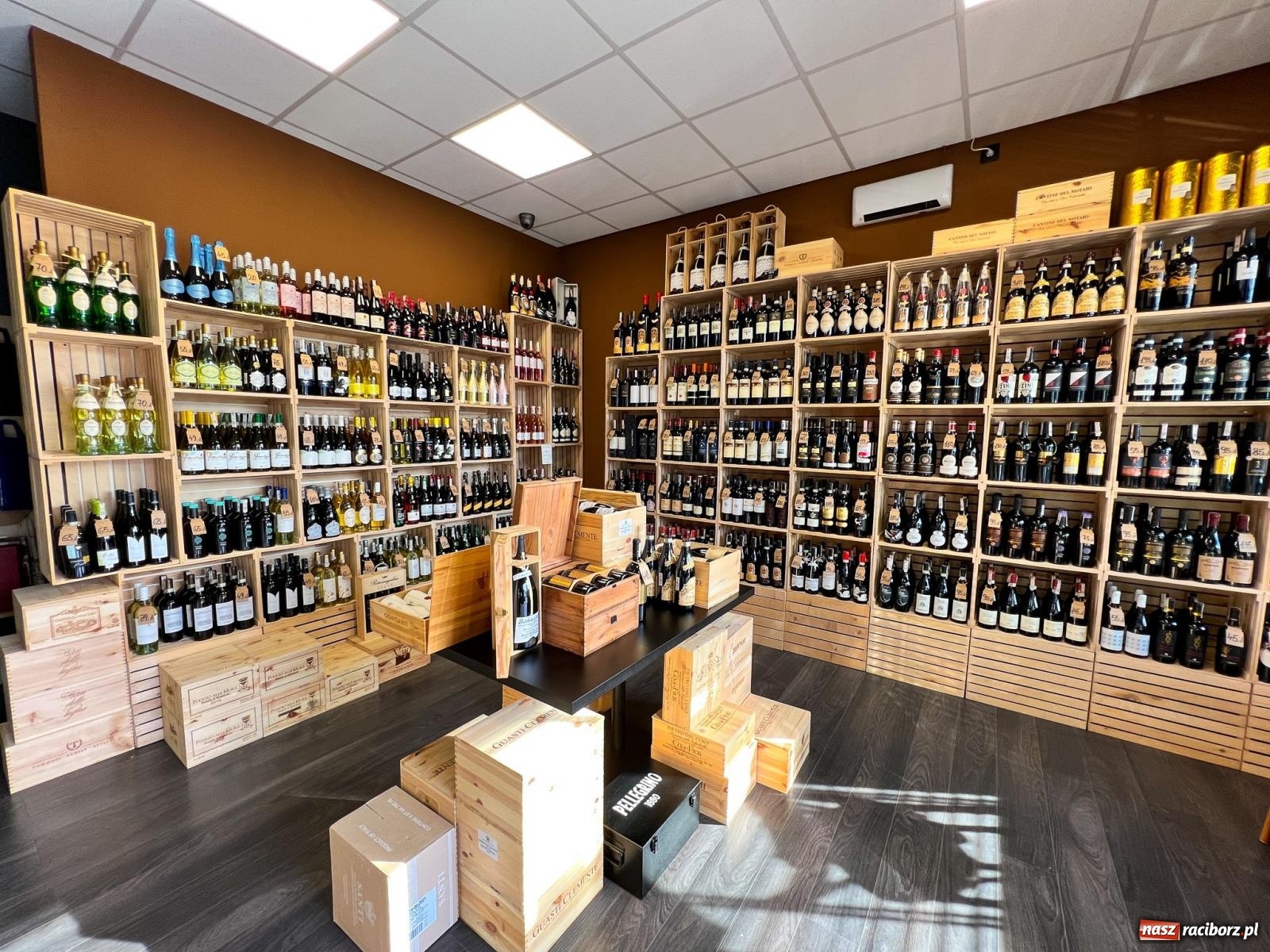 Zdjęcie w galerii na portalu naszraciborz.pl: Oliwa i Wino. Włoski skład w Raciborzu z setkami nowych produktów [FOTO] wiadomości z regionu