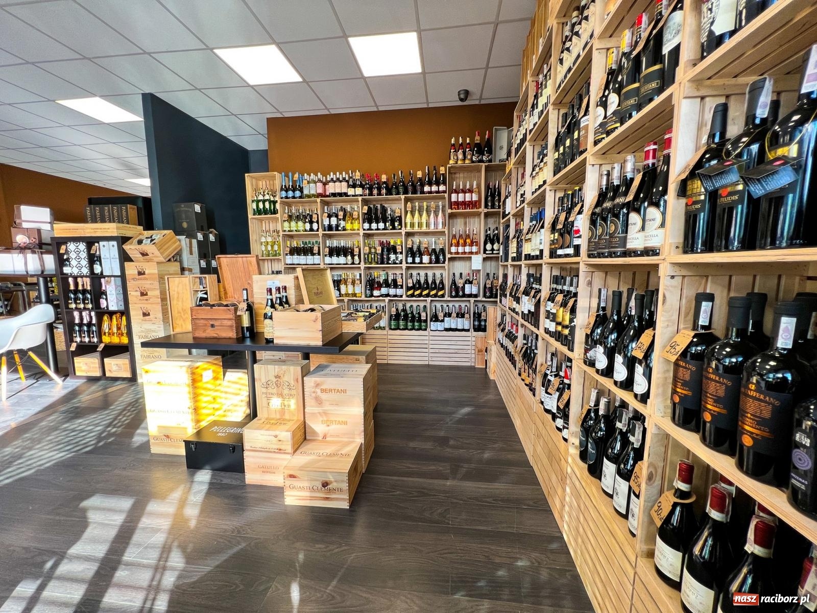 Zdjęcie w galerii na portalu naszraciborz.pl: Oliwa i Wino. Włoski skład w Raciborzu z setkami nowych produktów [FOTO] wiadomości z regionu