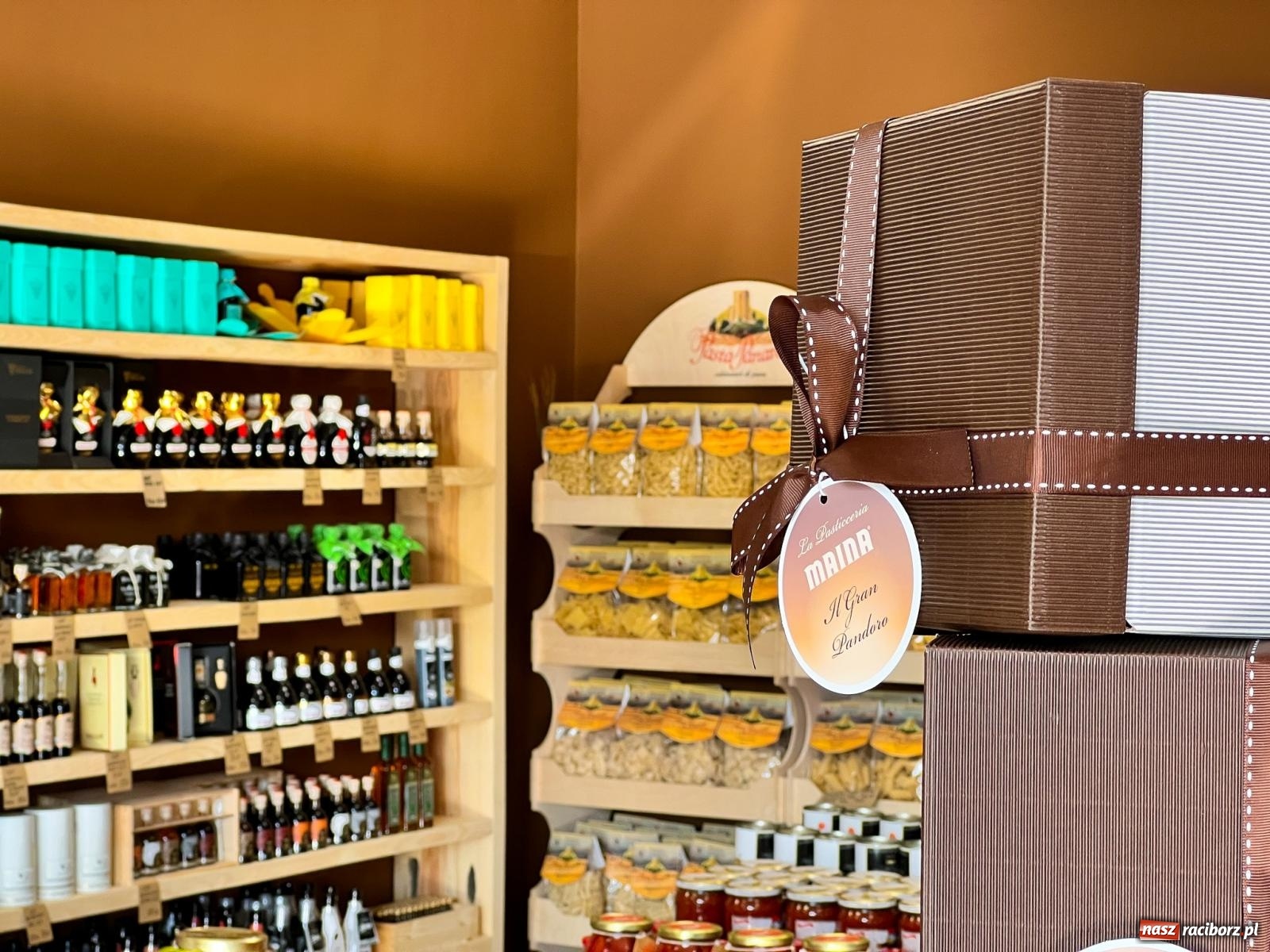 Zdjęcie w galerii na portalu naszraciborz.pl: Oliwa i Wino. Włoski skład w Raciborzu z setkami nowych produktów [FOTO] wiadomości z regionu