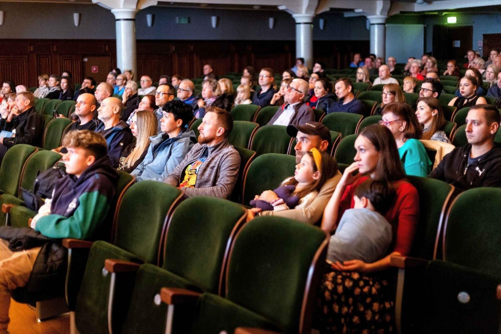 Zdjęcie w galerii na portalu naszraciborz.pl: Festiwal podróżniczy WIATRAKI - podsumowanie edycji i pełna fotorelacja wiadomości z regionu