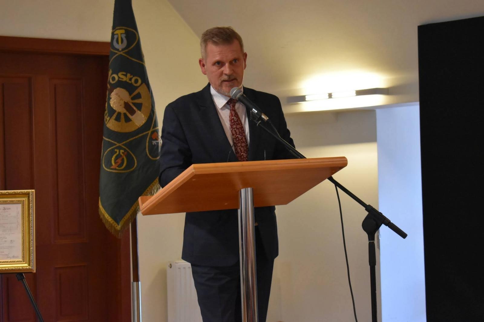 Zdjęcie w galerii na portalu naszraciborz.pl: Uroczyste pasowanie na ucznia zawodu rzemieślniczego wiadomości z regionu