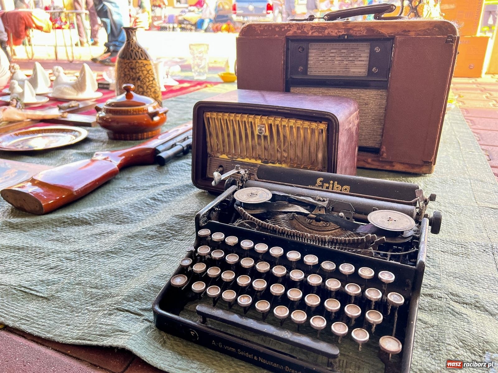 Zdjęcie w galerii na portalu naszraciborz.pl: Ciepła jesień sprzyja handlowi w Pietrowicach Wielkich [FOTO i WIDEO] wiadomości z regionu