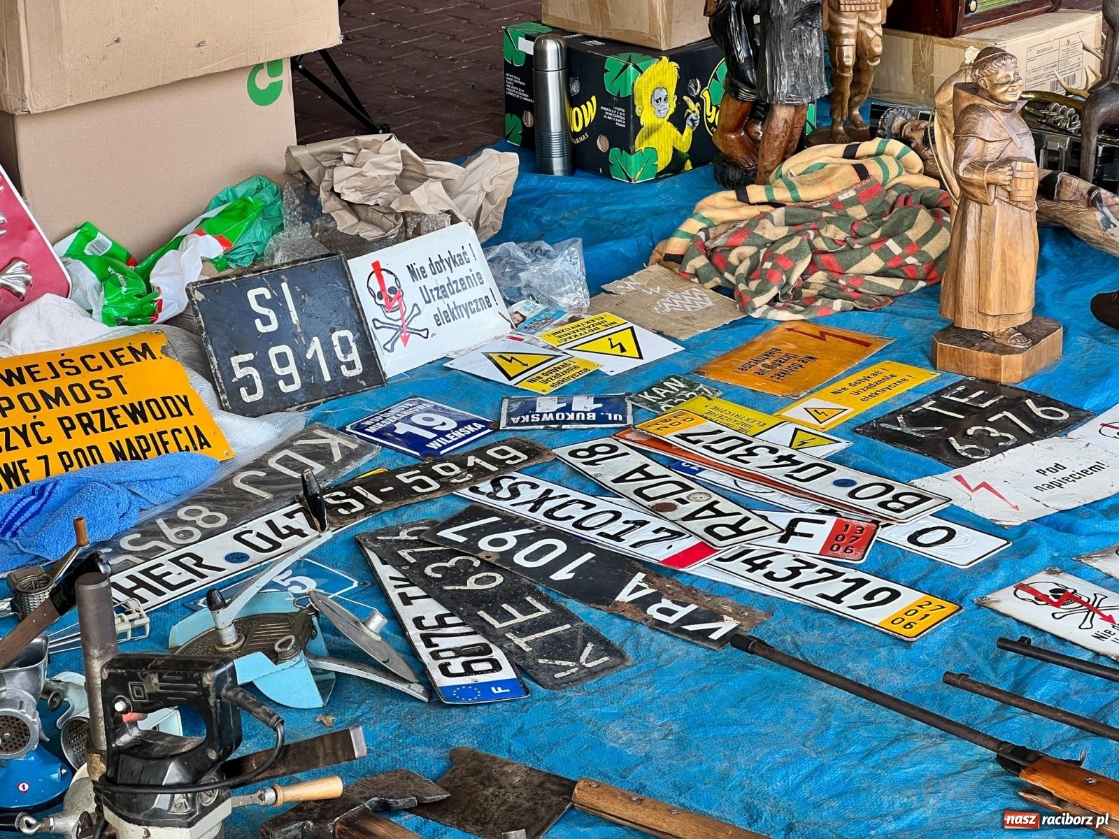 Zdjęcie w galerii na portalu naszraciborz.pl: Ciepła jesień sprzyja handlowi w Pietrowicach Wielkich [FOTO i WIDEO] wiadomości z regionu