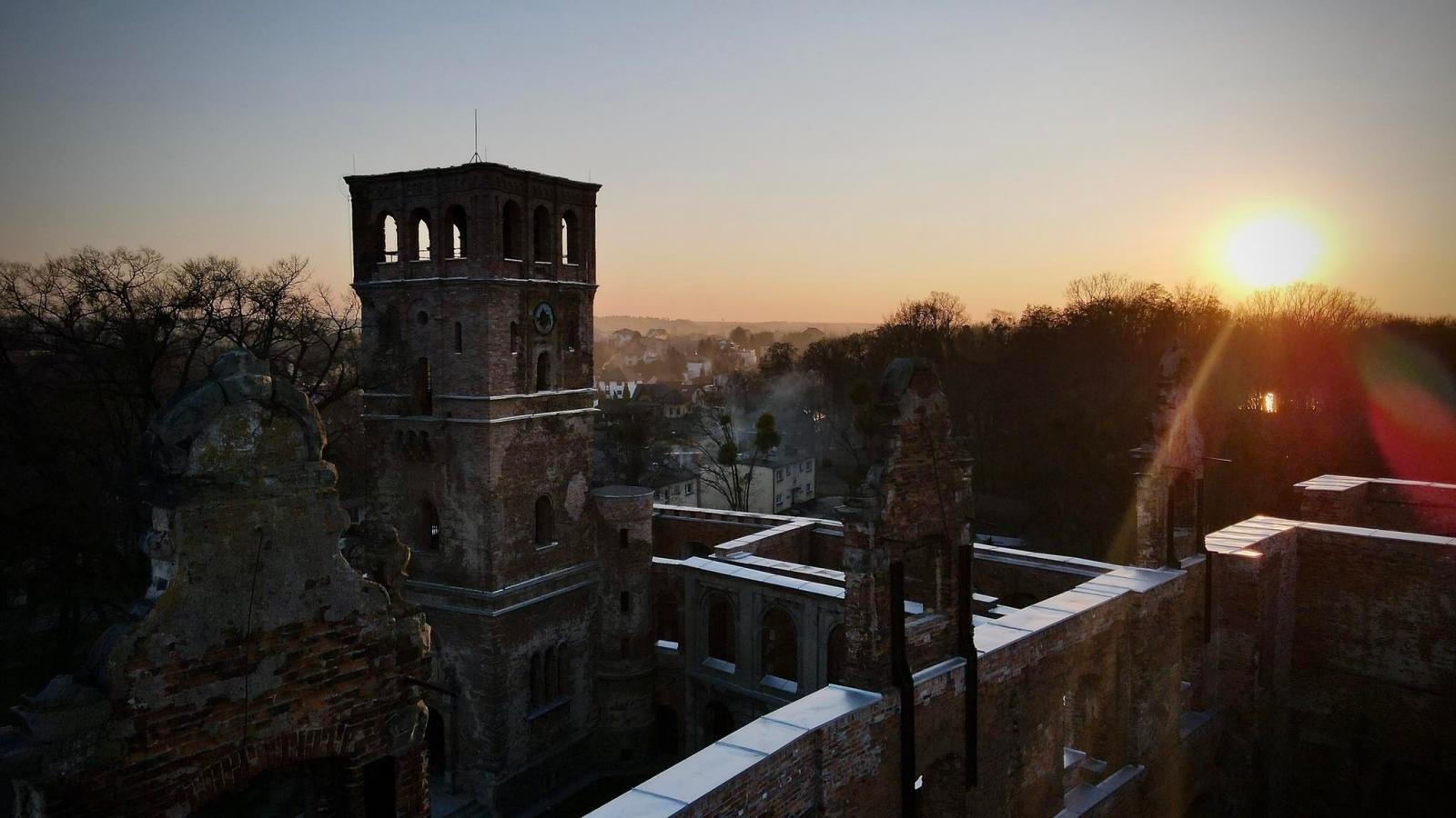 Zdjęcie w galerii na portalu naszraciborz.pl: Zmiana godzin otwarcia ruin zamku w Tworkowie [FOTO] wiadomości z regionu