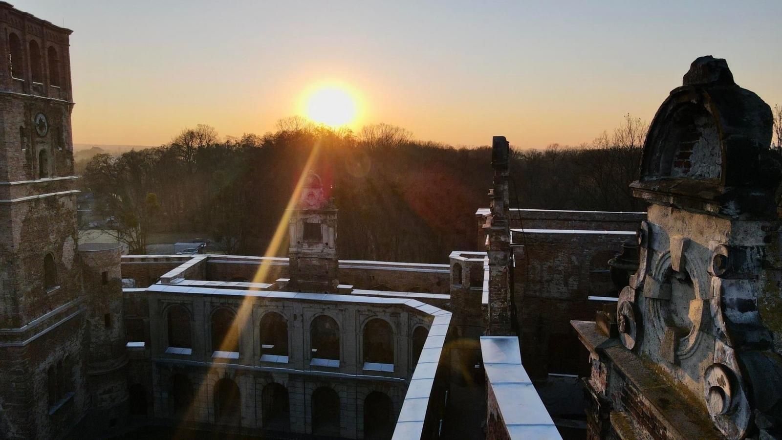 Zdjęcie w galerii na portalu naszraciborz.pl: Zmiana godzin otwarcia ruin zamku w Tworkowie [FOTO] wiadomości z regionu