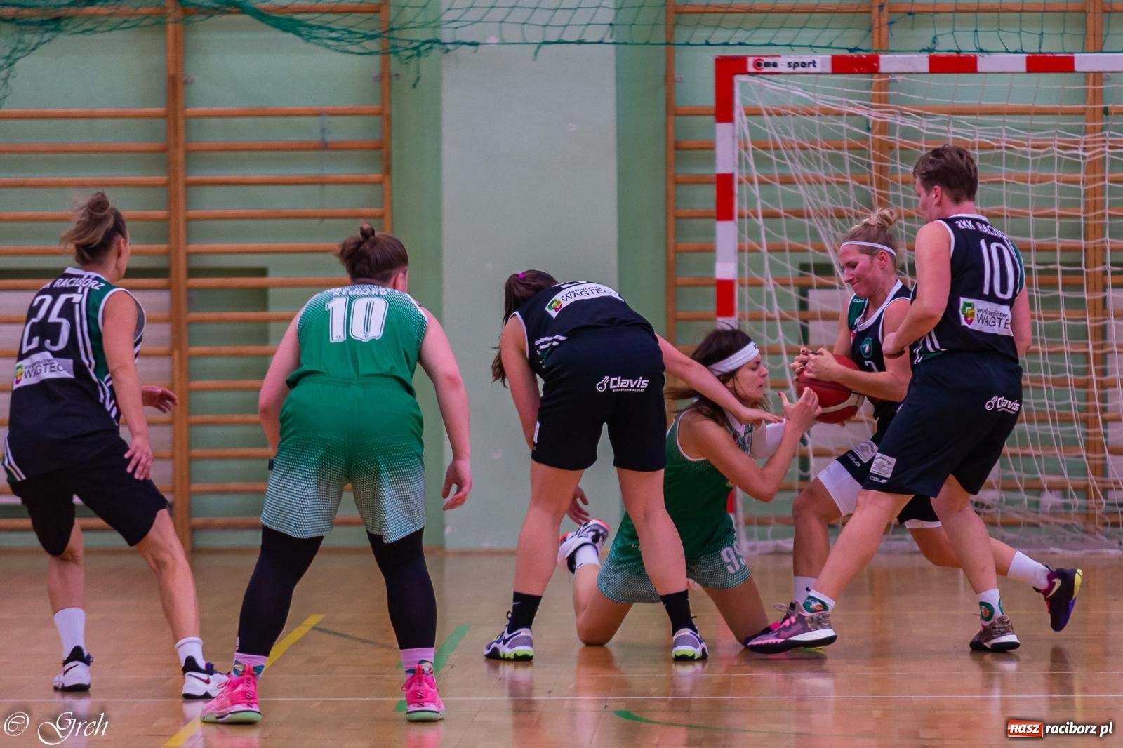 Zdjęcie w galerii na portalu naszraciborz.pl: Raciborska masakra piłą koszykową [FOTO i WIDEO] wiadomości z regionu