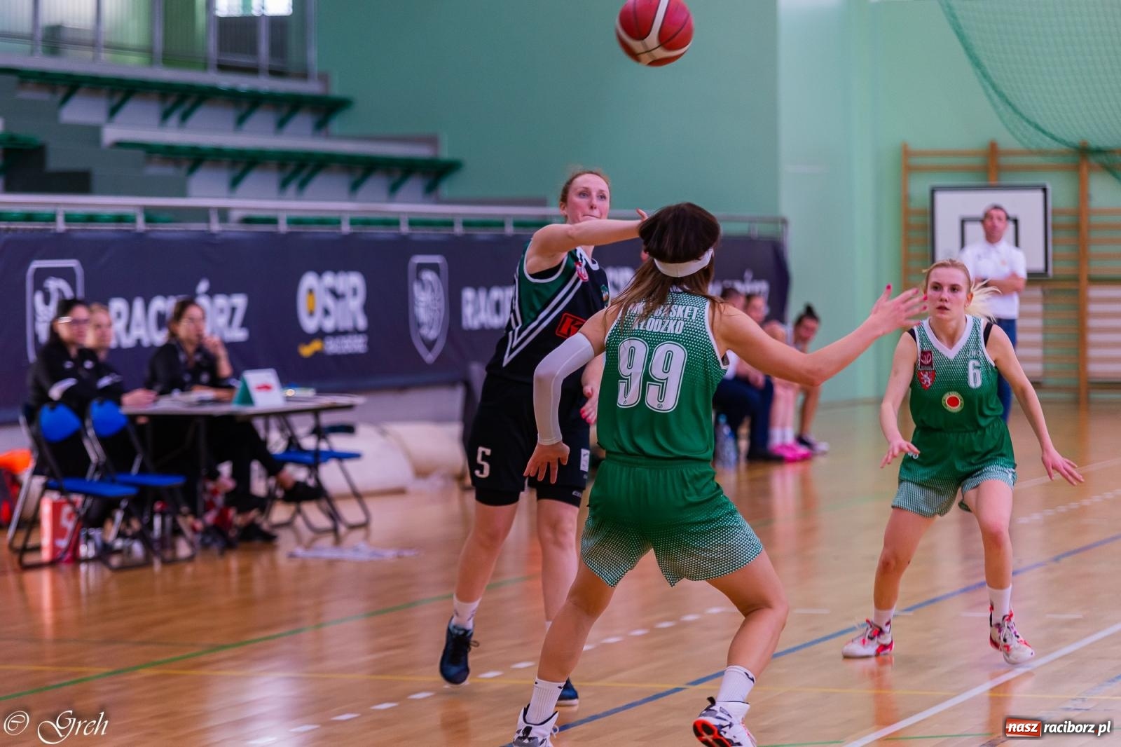 Zdjęcie w galerii na portalu naszraciborz.pl: Raciborska masakra piłą koszykową [FOTO i WIDEO] wiadomości z regionu