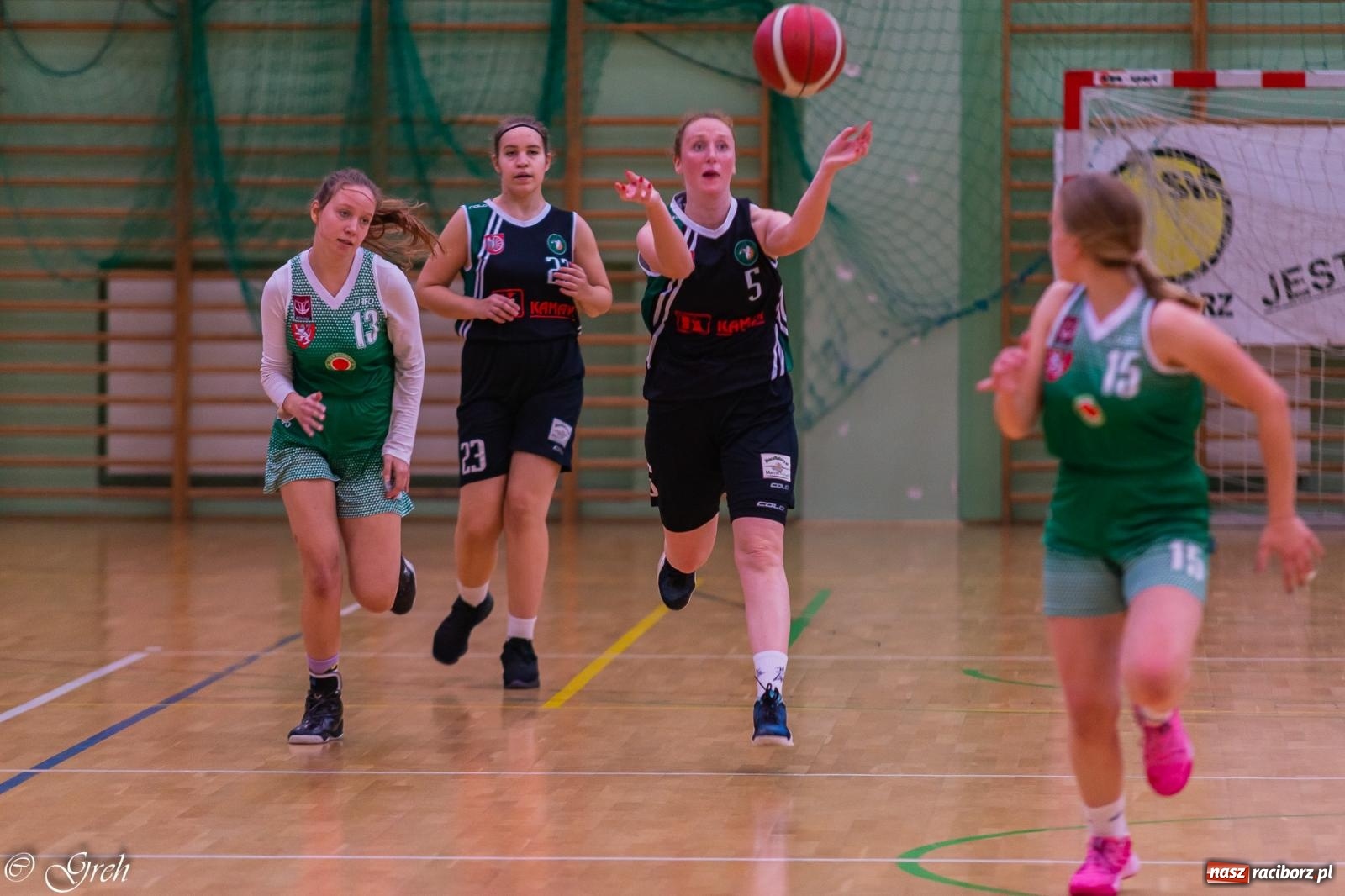 Zdjęcie w galerii na portalu naszraciborz.pl: Raciborska masakra piłą koszykową [FOTO i WIDEO] wiadomości z regionu