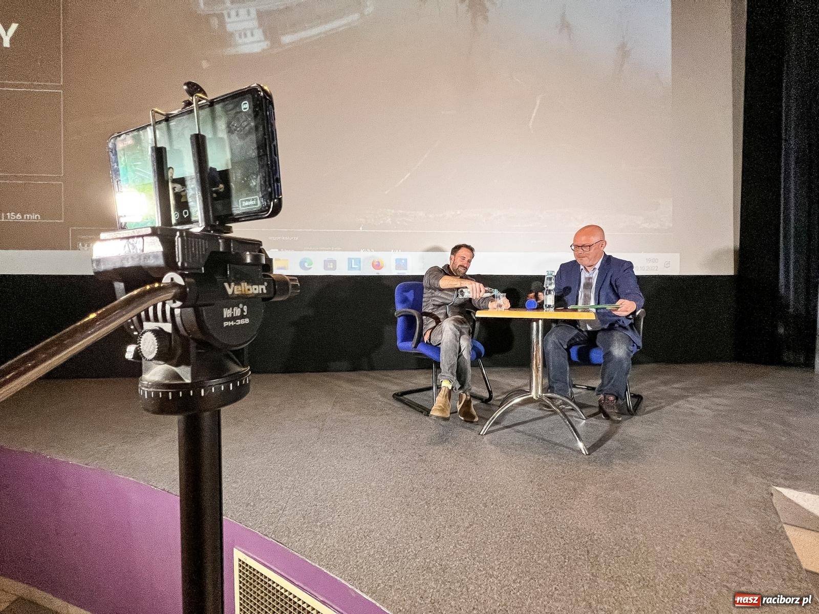 Zdjęcie w galerii na portalu naszraciborz.pl: Zdjęcia to osobny bohater filmu. Łukasz Gutt w Bałtyku wiadomości z regionu