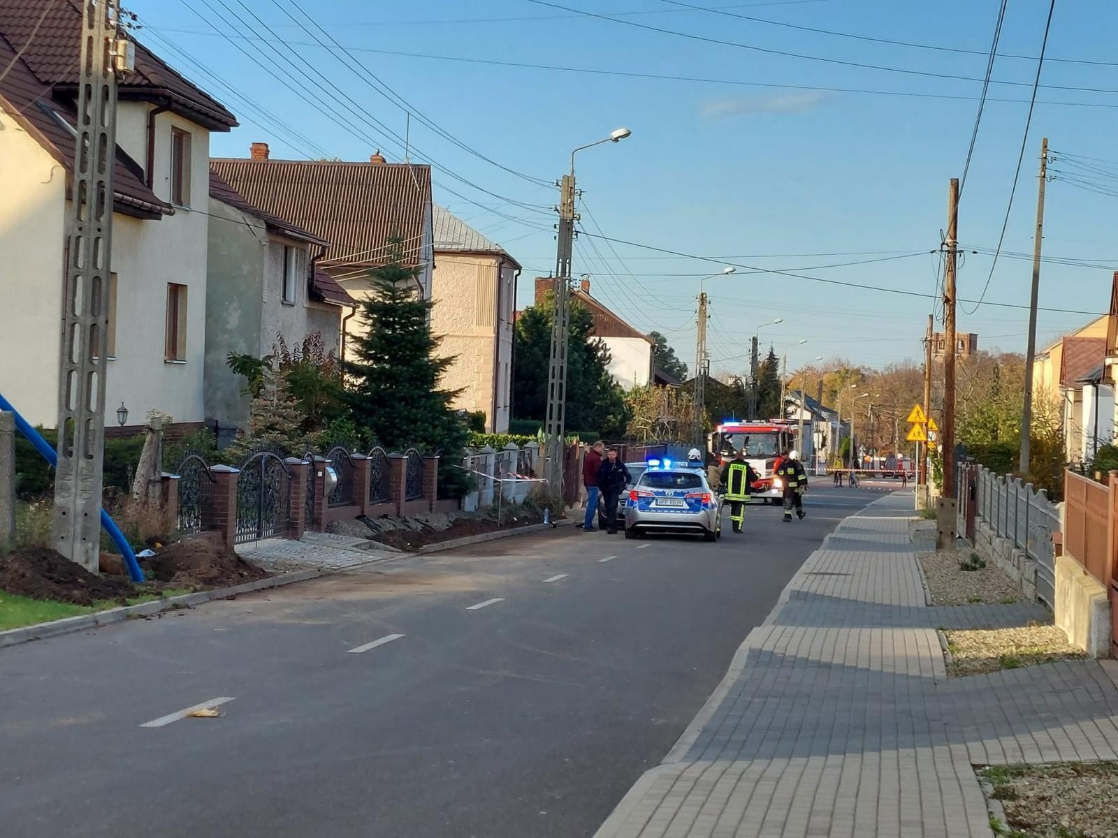 Zdjęcie w galerii na portalu naszraciborz.pl: Akcja Bomba w Tworkowie. Ewakuowano 30 osób wiadomości z regionu