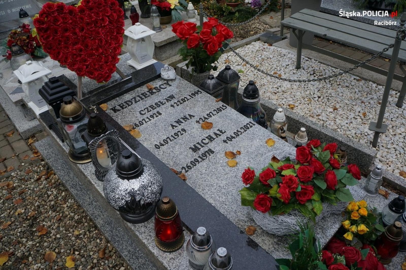 Zdjęcie w galerii na portalu naszraciborz.pl: Komendant oddał hołd poległym policjantom, w tym swojemu pradziadkowi wiadomości z regionu