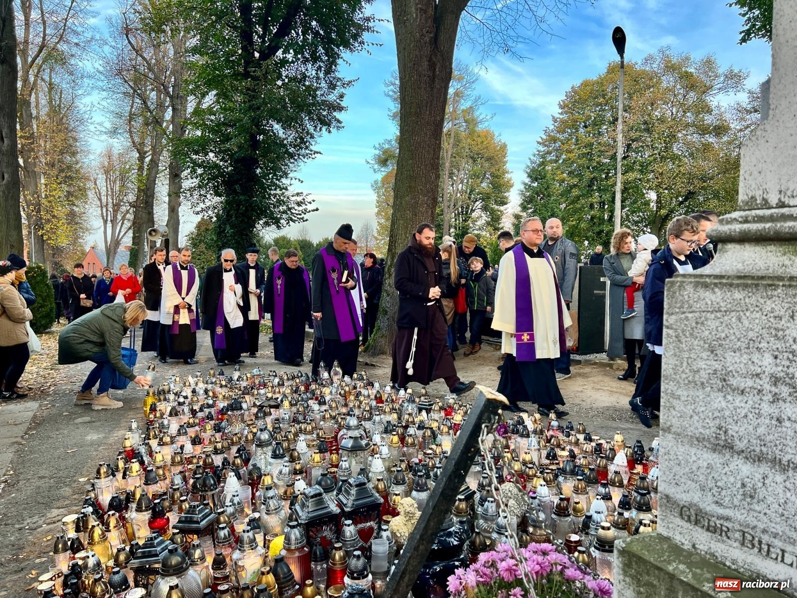 Zdjęcie w galerii na portalu naszraciborz.pl: Raciborskie Jeruzalem AD 2022. Modlitwa i kwesta na ratowanie zabytków [FOTO i WIDEO] wiadomości z regionu