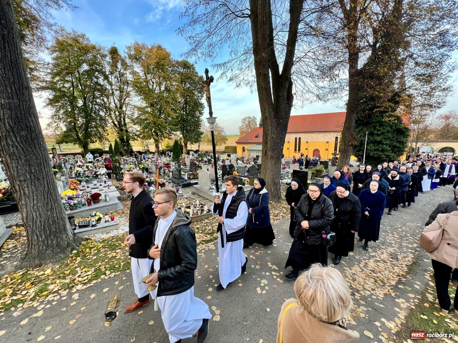 Zdjęcie w galerii na portalu naszraciborz.pl: Raciborskie Jeruzalem AD 2022. Modlitwa i kwesta na ratowanie zabytków [FOTO i WIDEO] wiadomości z regionu
