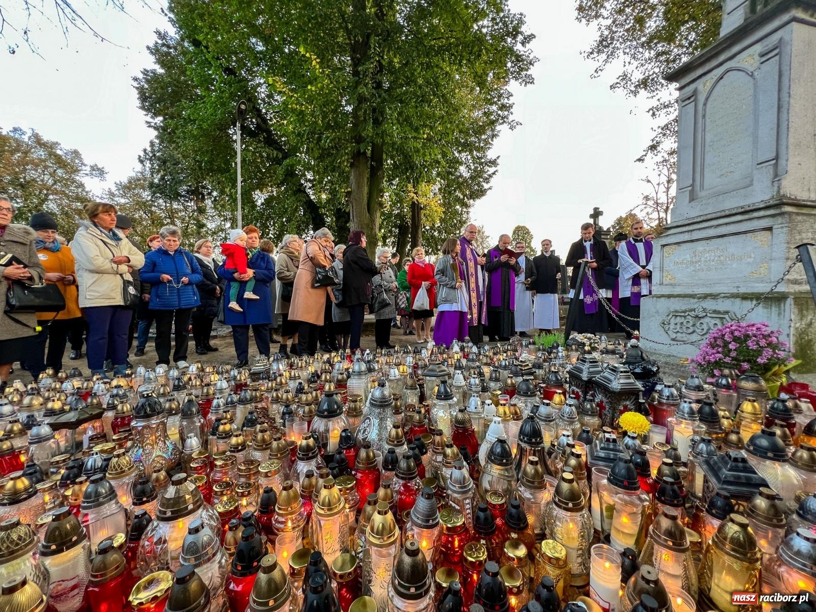 Zdjęcie w galerii na portalu naszraciborz.pl: Raciborskie Jeruzalem AD 2022. Modlitwa i kwesta na ratowanie zabytków [FOTO i WIDEO] wiadomości z regionu