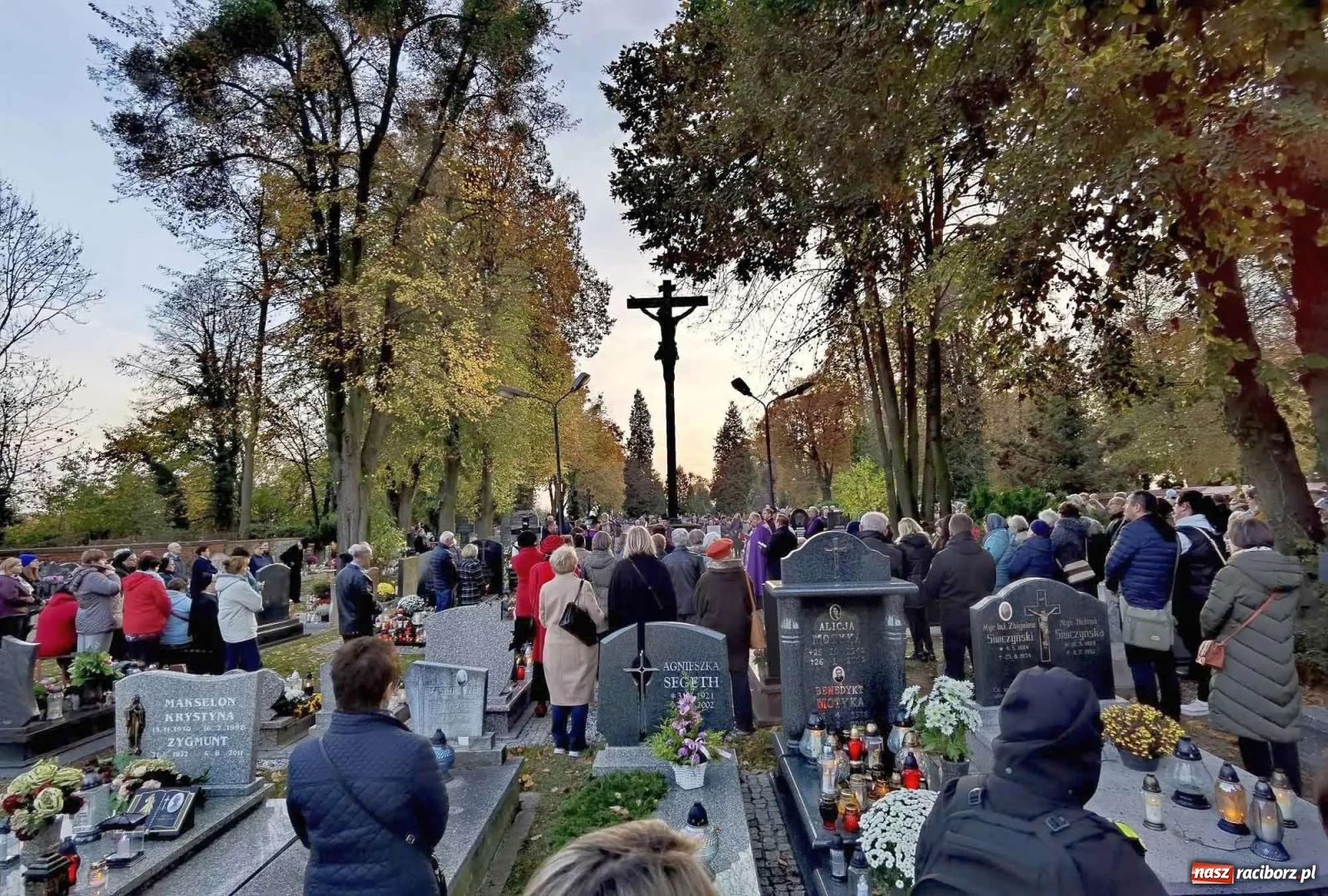 Zdjęcie w galerii na portalu naszraciborz.pl: Raciborskie Jeruzalem AD 2022. Modlitwa i kwesta na ratowanie zabytków [FOTO i WIDEO] wiadomości z regionu