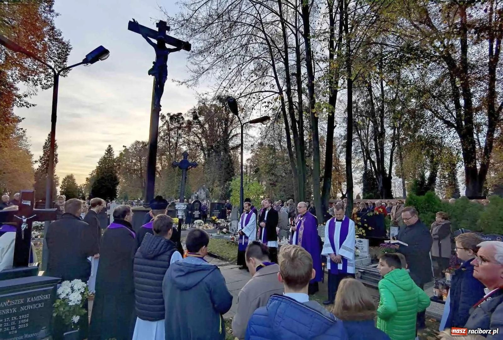 Zdjęcie w galerii na portalu naszraciborz.pl: Raciborskie Jeruzalem AD 2022. Modlitwa i kwesta na ratowanie zabytków [FOTO i WIDEO] wiadomości z regionu
