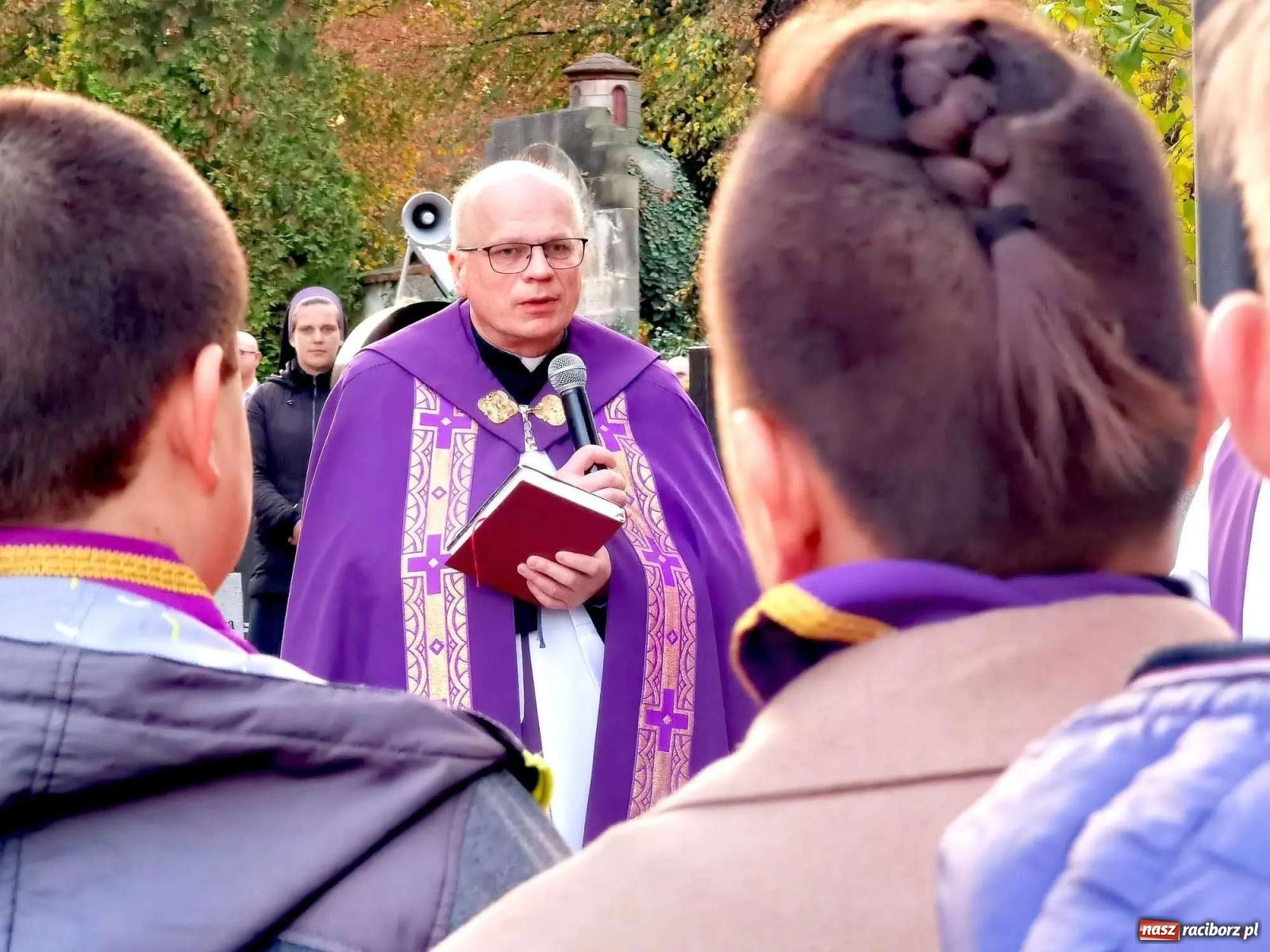 Zdjęcie w galerii na portalu naszraciborz.pl: Raciborskie Jeruzalem AD 2022. Modlitwa i kwesta na ratowanie zabytków [FOTO i WIDEO] wiadomości z regionu