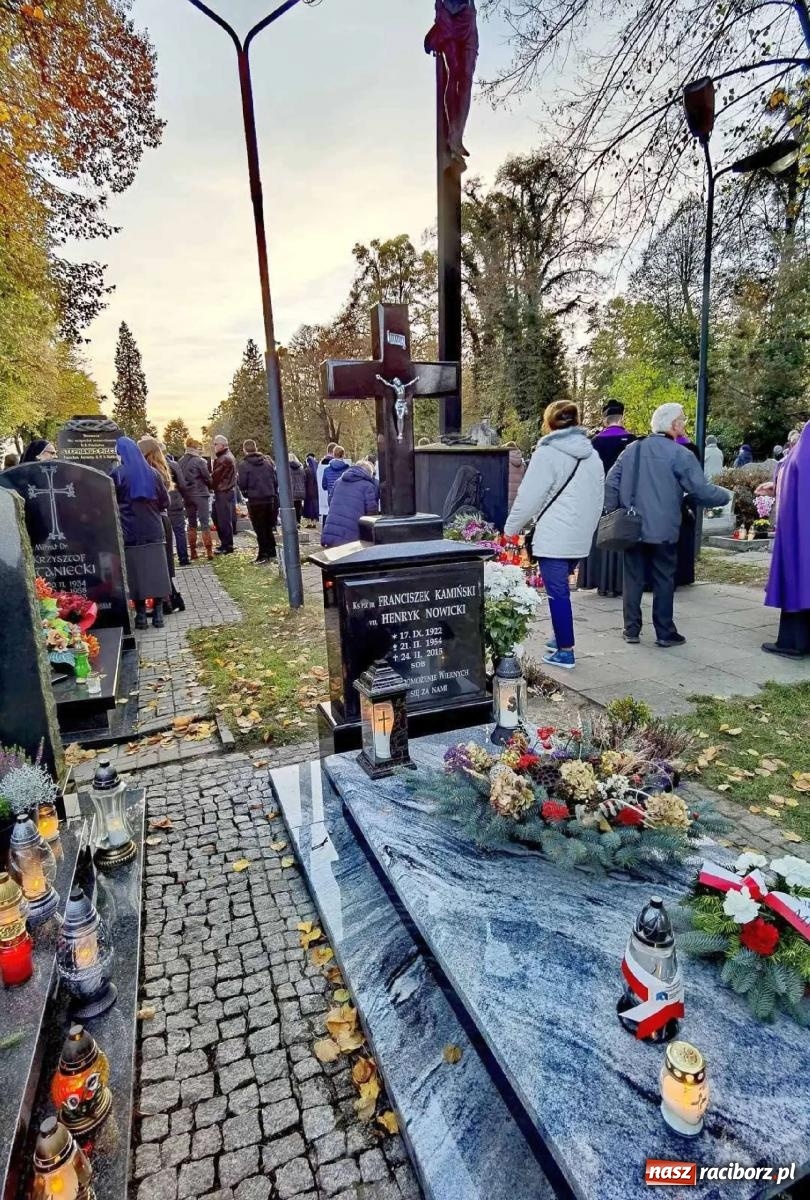Zdjęcie w galerii na portalu naszraciborz.pl: Raciborskie Jeruzalem AD 2022. Modlitwa i kwesta na ratowanie zabytków [FOTO i WIDEO] wiadomości z regionu